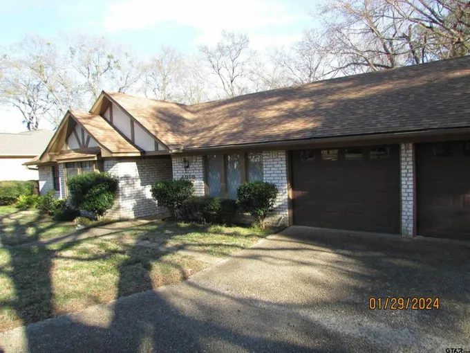 4812 PRESTWICK LN, Tyler, TX 75703 Single Family Residence For Sale  MLS# 24001341