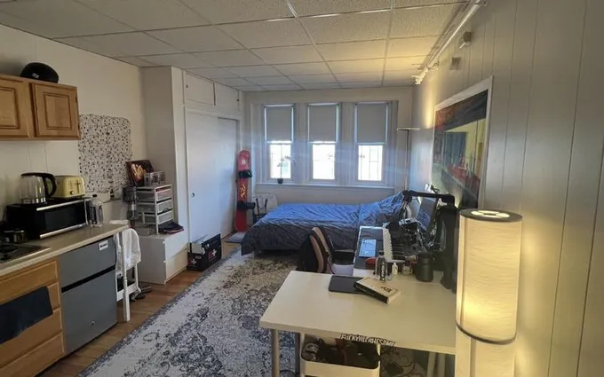 Rental listing in Back Bay, Boston Area. Contact the landlord or property manager direct about rental.