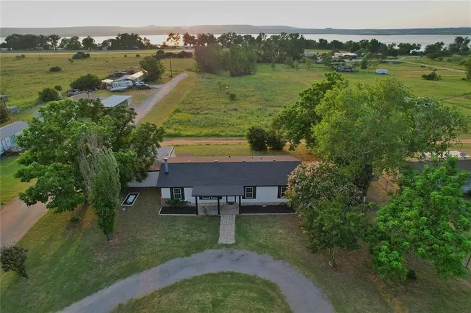 601 Clover Ln, Possum Kingdom Lake, TX 76449 for Sale