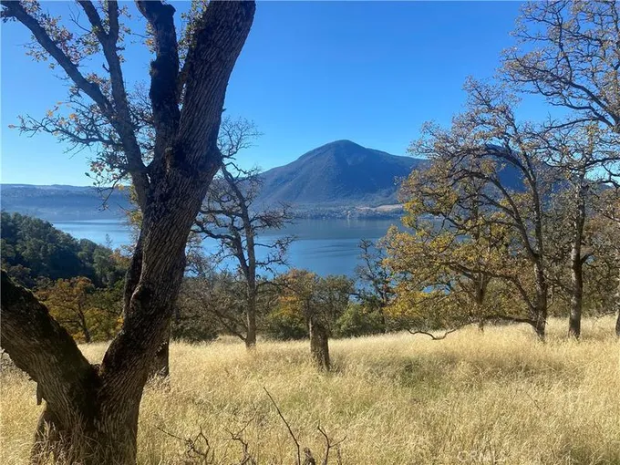 11195 Crestview Drive, Clearlake, CA 95422 for Sale