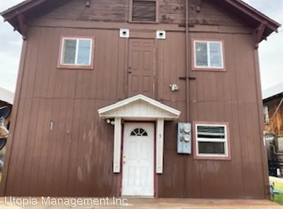 320 Birch St - Westwood, CA 96137 - Home For Rent