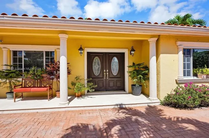 2131 SW 25th St, Miami, FL 33133 - MLS A11527317 for Sale
