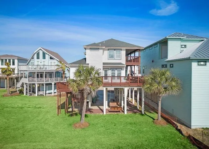 4134 Courageous Ln, Galveston, TX 77554 - MLS 38447983 for Sale