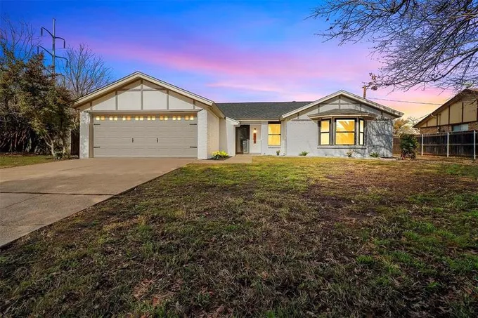 1405 Sonora Ct, Arlington, TX 76012 for Sale