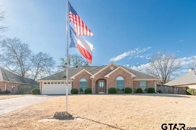 19152 Greenleaf Dr, Flint, TX 75762 for Sale