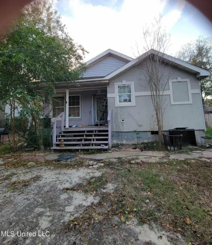 2011 S 7TH ST, Ocean Springs, MS 39564 Single Family Residence For Sale  MLS# 4070197