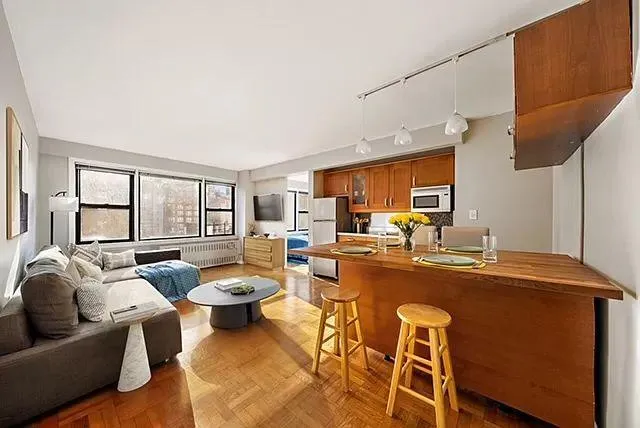 245 E 24th St #8K, New York, NY 10010  MLS# 1509638186267468041 for Sale