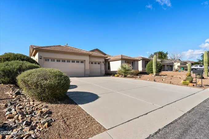 11569 N MOUNTAIN BREEZE DR, Tucson, AZ 85737 Single Family Residence For Sale  MLS# 22402571