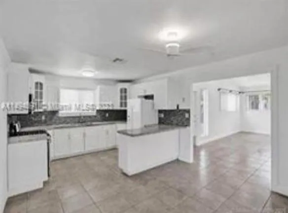 6770 Branch St - Hollywood, FL 33024 - Home For Rent