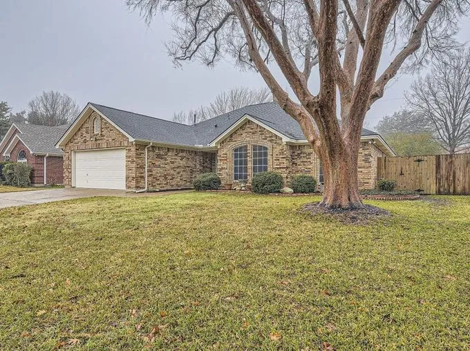 325 Austin St, Keller, TX 76248 - MLS 20516425 for Sale