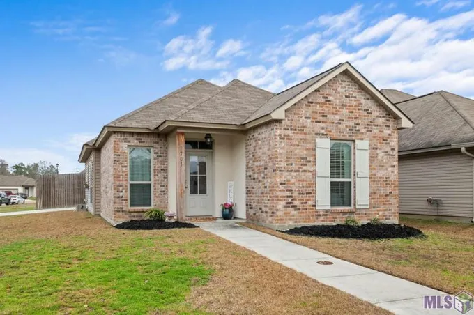 7701 CEDAR TRAIL DR, Denham Springs, LA 70706 Single Family Residence For Sale  MLS# 2024001926