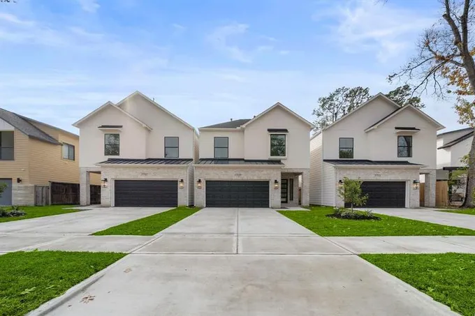 7711 Janak Dr, Houston, TX 77055 for Sale
