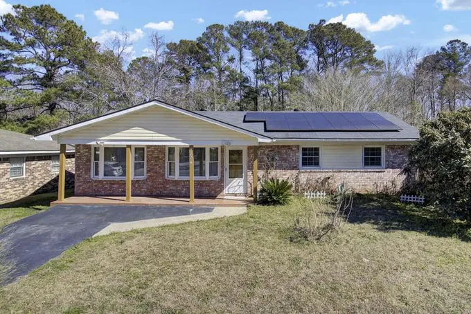 7604 CROSSGATE BLVD, North Charleston, SC 29420 Single Family Residence For Sale  MLS# 24003251