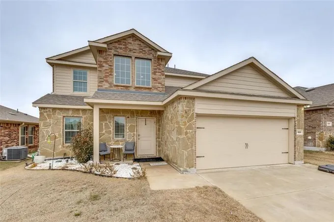 925 Alton Dr, Aubrey, TX 76227 for Sale