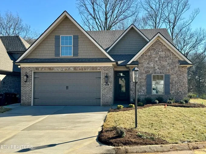 8418 Sand Trap Lane, Knoxville, TN 37923 for Sale