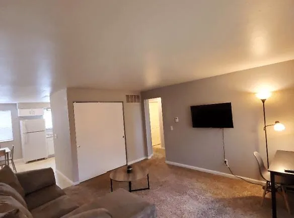 4290 Linden Ave - Dayton, OH 45432 - Home For Rent