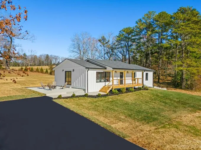 46 Robey Dr, Fletcher, NC 28732 - MLS 4091984 for Sale