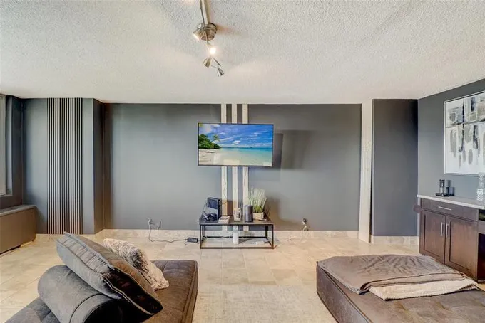 3883 Turtle Creek Boulevard, Unit 608, Dallas, TX 75219 for Sale