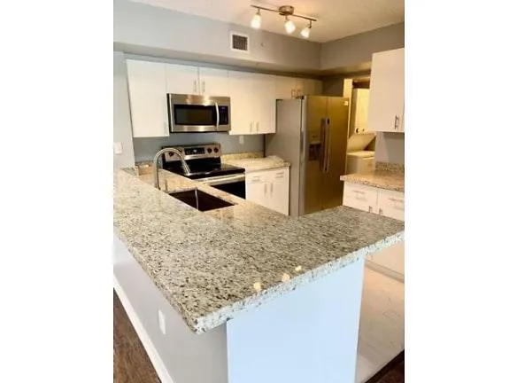 2600 S University Dr - Davie, FL 33328 - Home For Rent