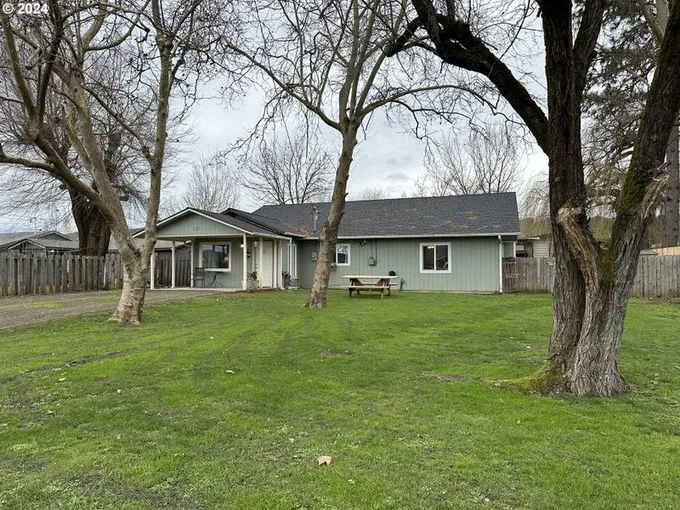 206 ERVIN AVE, Roseburg OR 97471 for Sale