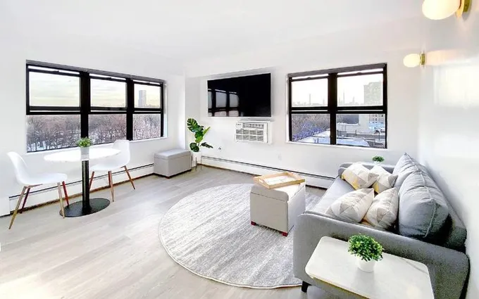 Rental listing in Upper West Side, Manhattan. Contact the landlord or property manager direct about rental.