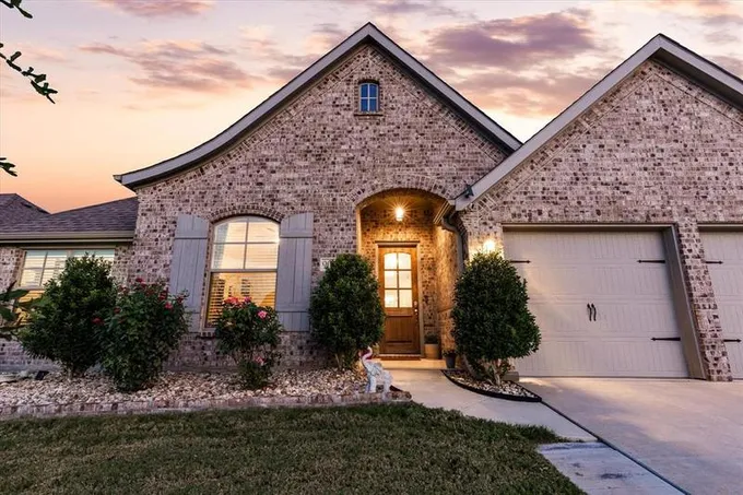 9029 Inwood St, Benbrook, TX 76126 for Sale