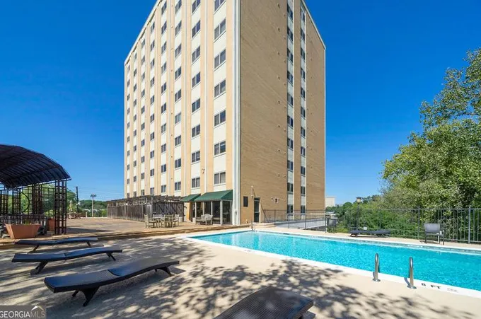 2285 Peachtree Rd NE #UNIT 1401, Atlanta, GA 30309 - MLS 10246936 for Sale