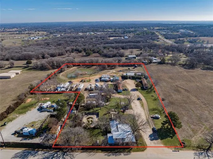 3104 N Cardinal Rd, Azle, TX 76020 for Sale