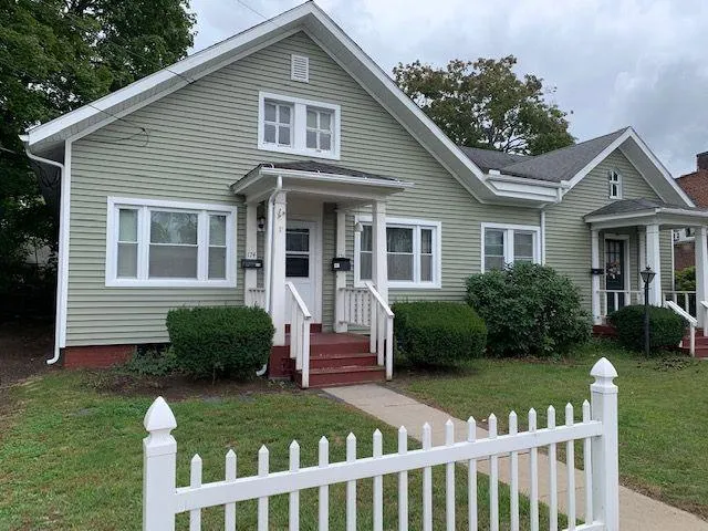 Rental listing in Wallingford, Greater New Haven. Contact the landlord or property manager direct about rental.