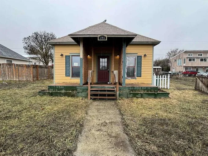 175 SE Railroad, Creston, WA 99117  623942939 for Sale