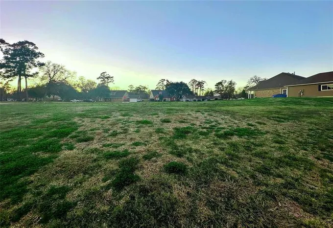 1 Bayou Dr, La Porte, TX 77571 for Sale