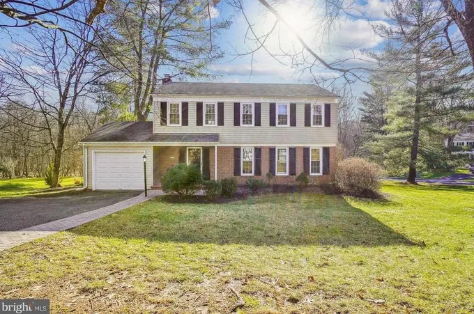 12243 St James Rd, Potomac, MD 20854 - MLS MDMC2116516 for Sale