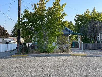 W 2nd St for Sale