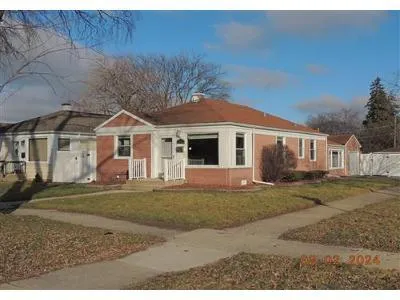 Maple St for Sale