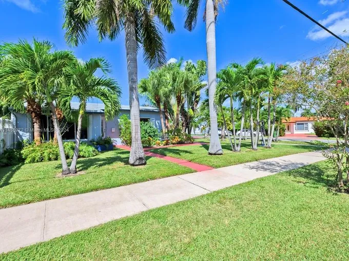 918 NE 2nd Ct, Hallandale Beach, FL 33009 - MLS A11455972 for Sale