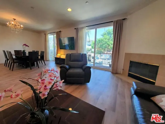1450 S BEVERLY DR APT 105, Los Angeles, CA 90035 Condominium For Sale  MLS# 24-354627