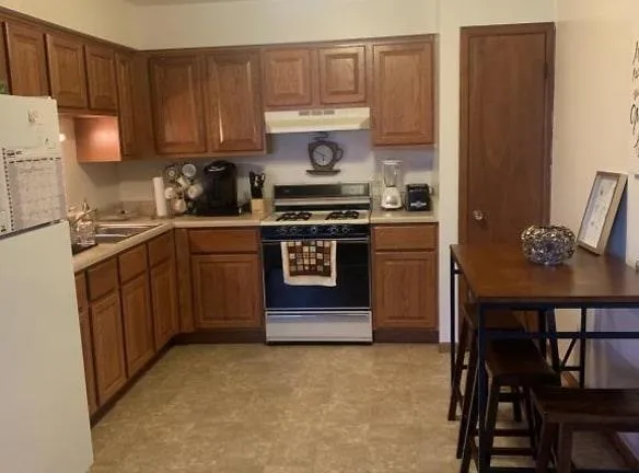 8717 Buckingham Rd - Sturtevant, WI 53177 - Home For Rent