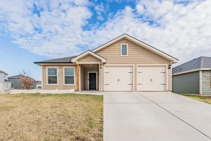 8528 Smokey Creek Pass, Fort Worth, TX 76179 for Sale