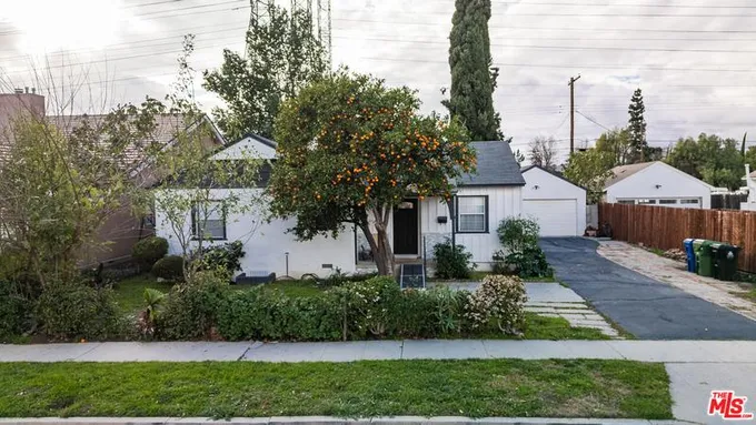 8929 Geyser Avenue, Northridge, CA 91324 for Sale