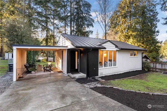 14551 Ashworth Avenue North, Shoreline, WA 98133 for Sale