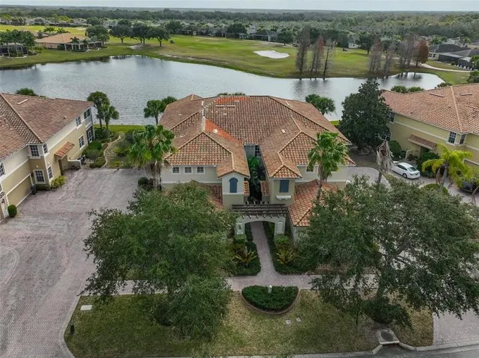 1370 Emerald Dunes Drive, Unit 1370, Sun City Center, FL 33573 for Sale
