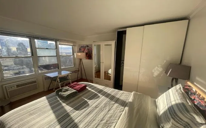 Rental listing in Midtown-East, Manhattan. Contact the landlord or property manager direct about rental.