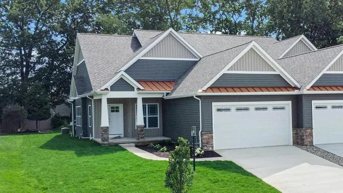 216 HAINES DR, Elkhart, IN 46514 Condominium For Sale  MLS# 202402702