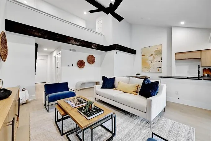 6807 Woodhue Dr A, Austin, TX 78745 for Sale