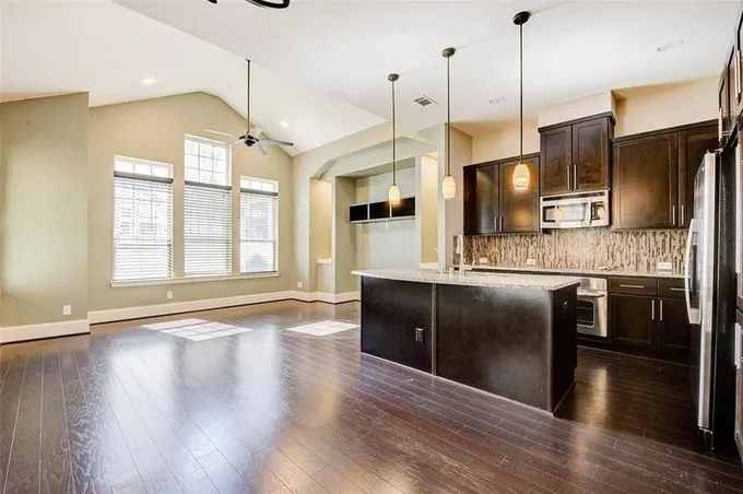 754 Nicholson St, Houston, TX 77007 for Rent
