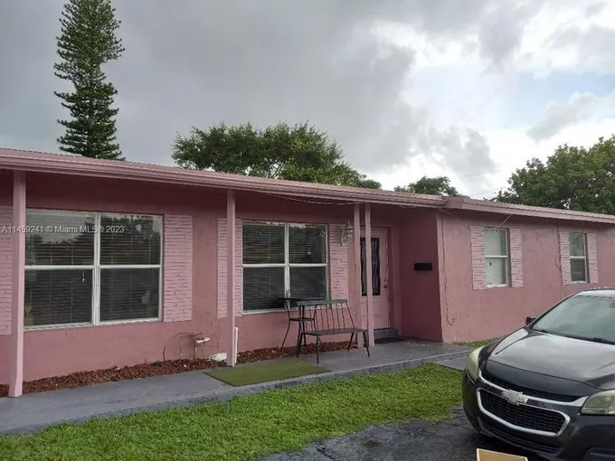 650 Southwest 28th Terrace, Fort Lauderdale, FL 33312 for Sale