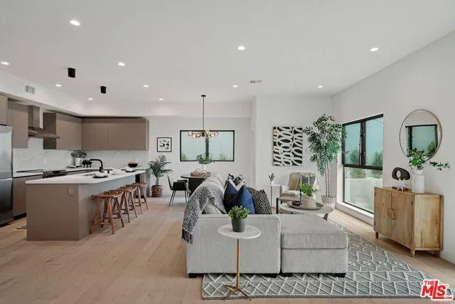4648 St Charles, Los Angeles CA 90019 for Sale