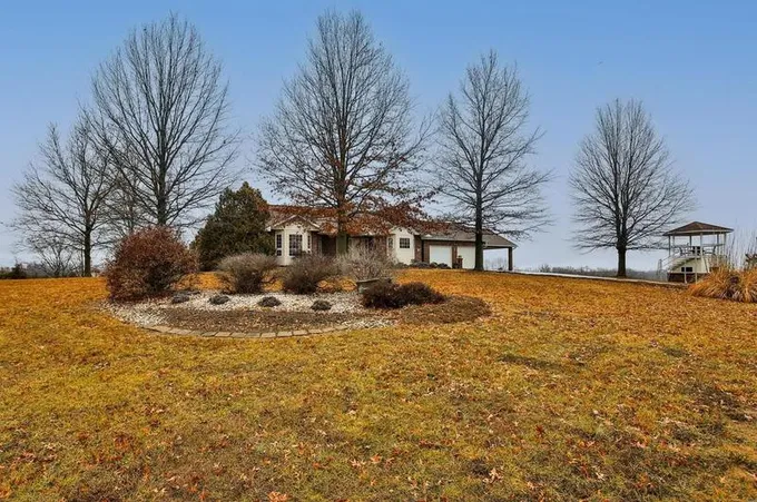 21035 Scenic Trail, Saint Genevieve, MO 63670 - MLS 24002120 for Sale