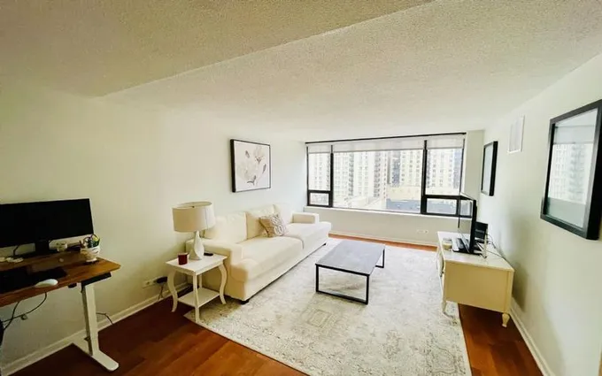 Rental listing in Gold Coast, North Side. Contact the landlord or property manager direct about rental.