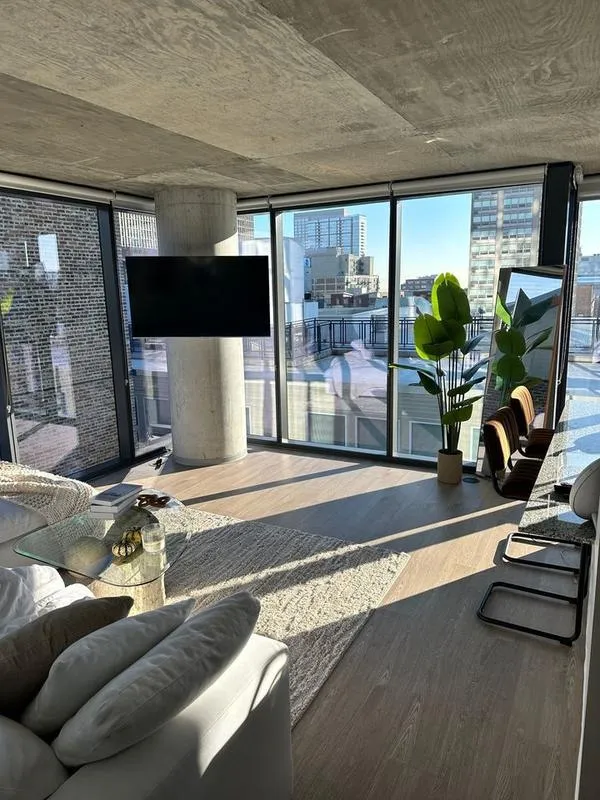 Rental listing in Near South, Downtown. Contact the landlord or property manager direct about rental.